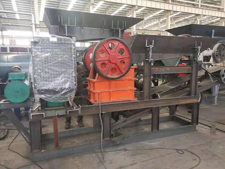 Small-Mobile-Crusher-06