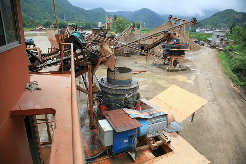 Multi-Cylinder-Hydraulic-Cone-Crusher-Case-14