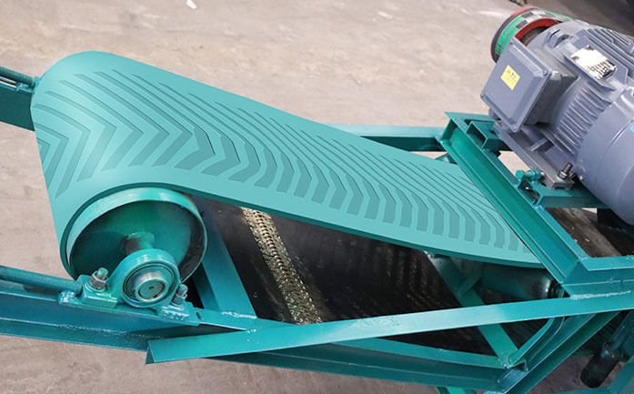 Small-Mobile-Hammer-Crusher-Details-04 Advantages of Small Mobile Crusher 02